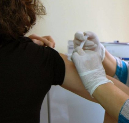 Rata de vaccinare a scăzut sub pragul recomandat de OMS